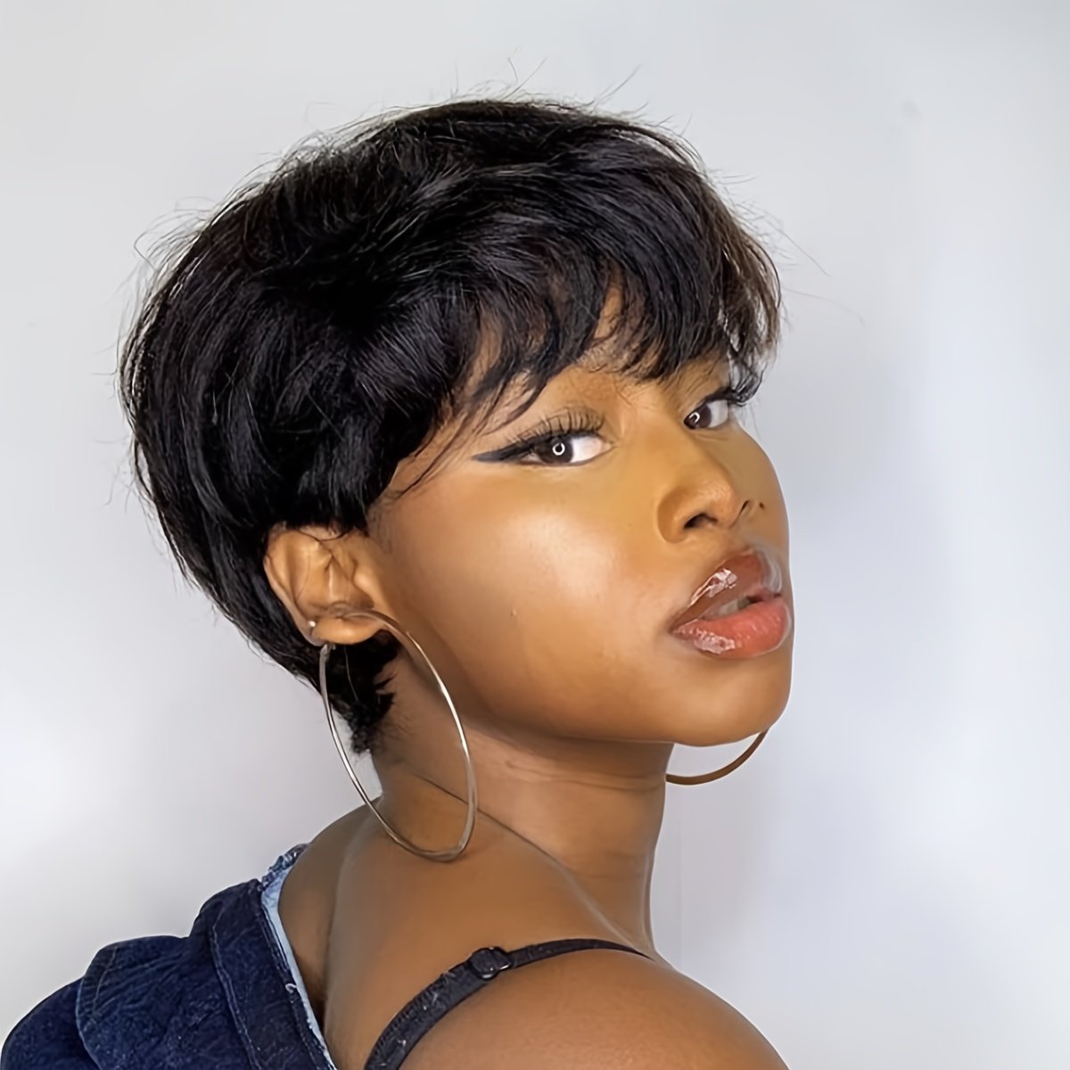 Elegant Short Black Straight Synthetic Wig for Women – Heat Resistant Fiber, 150% Density, Pixie Cut Style with Bangs, Perfect for Cosplay & Parties